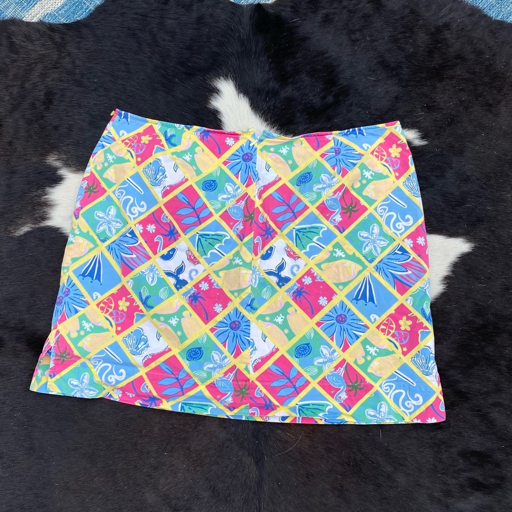 Colorful Patterned Women's Shorts - Picture 5 of 5